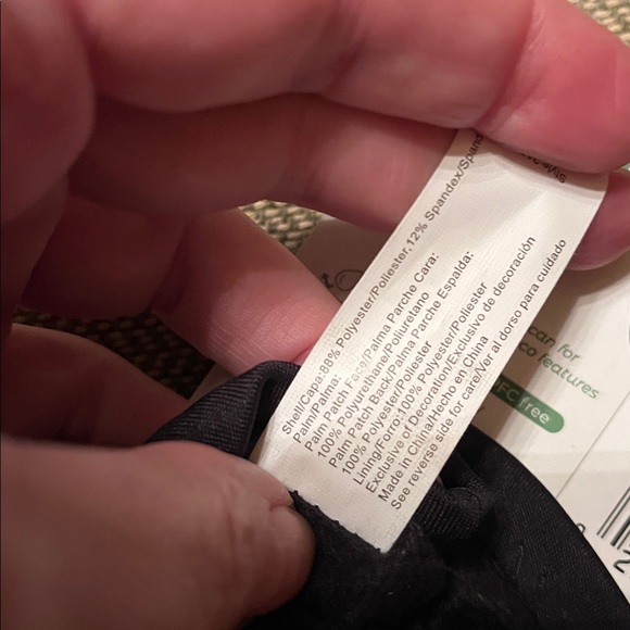 New NWT ISOTONER Black soft
Smart touch smart dri eco touch gloves lined ONE SZ - Picture 5 of 7